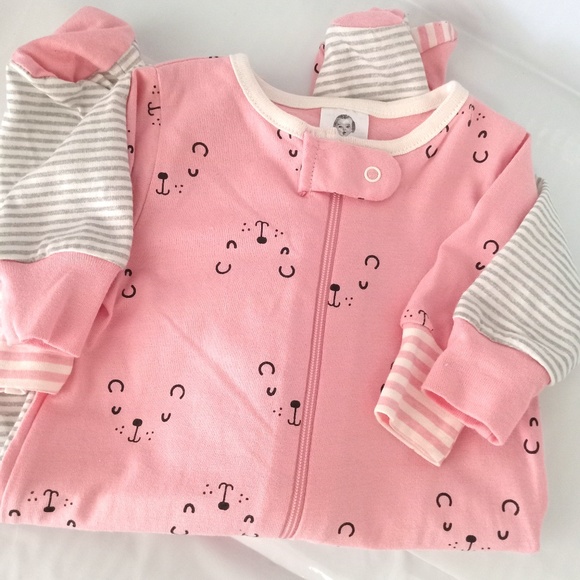 GERBER:  2 Newborn Baby Girl Organic Cotton Zipper Sleeper Pajamas - Picture 2 of 5